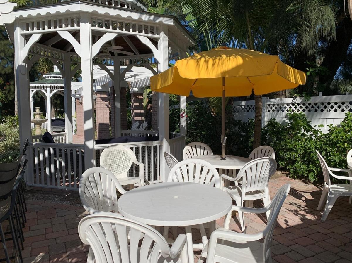 Coconut Inn Pass-A-Grille Beach St. Pete Beach Bagian luar foto