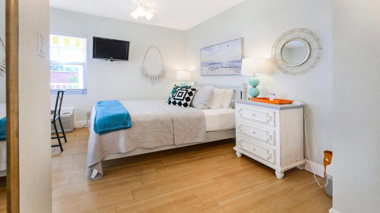 Coconut Inn Pass-A-Grille Beach St. Pete Beach Bagian luar foto